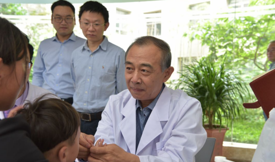 省顯微外科年會(huì)專家聯(lián)合義診