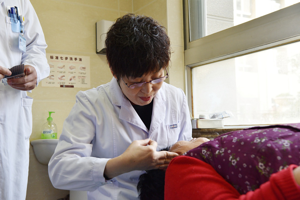 <a href='http://www.lnzszx.com/a/1811.html' target='_blank'><u>丁素菊</u></a>