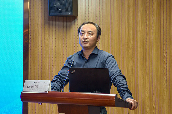 <a href='http://www.lnzszx.com/a/1471.html' target='_blank'><u>石榮劍</u></a>