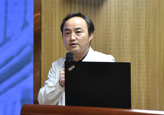 <a href='http://www.lnzszx.com/a/1471.html' target='_blank'><u>石榮劍</u></a>